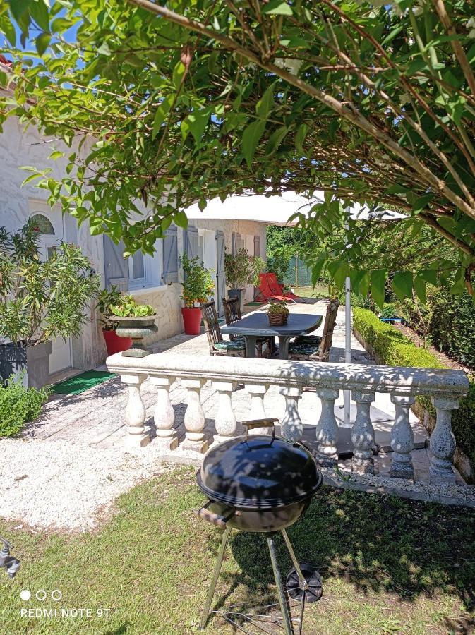 Holiday home Le Clos Des Compromis